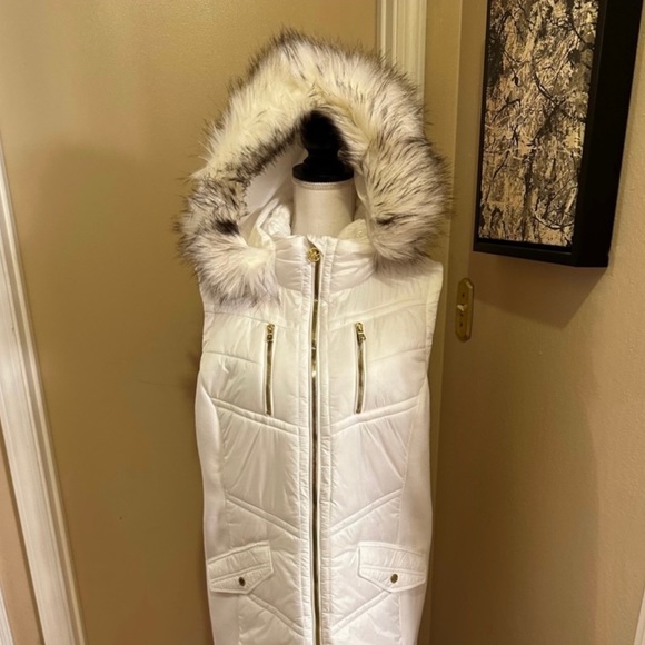 Michael Kors Jackets & Blazers - Micheal Kors 1x Vest. Winter White.